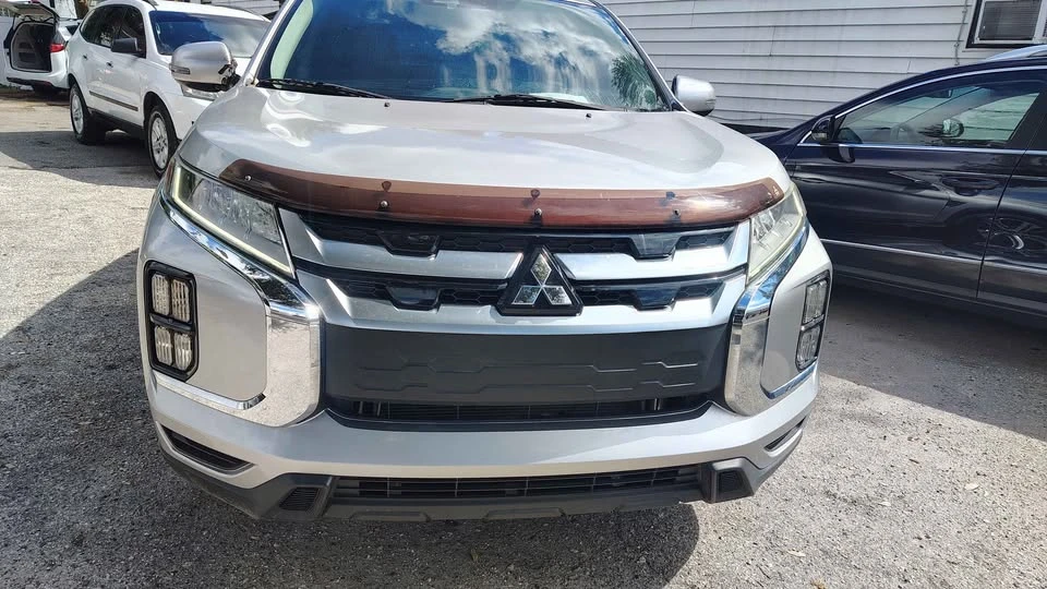 2020 Mitsubishi Outlander - Image 2 of 7
