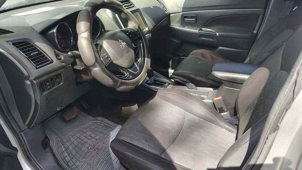 2020 Mitsubishi Outlander - Image 7 of 7