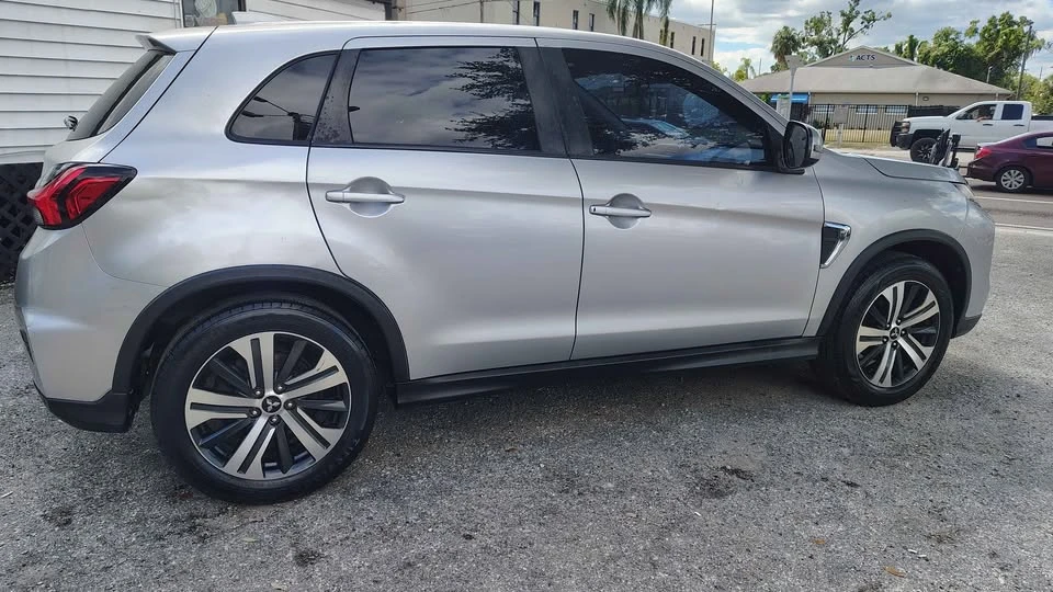 2020 Mitsubishi Outlander - Image 4 of 7