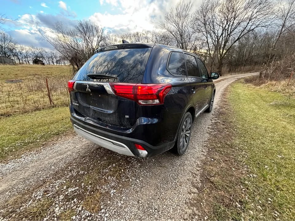 2020 Mitsubishi Outlander - Image 4 of 6