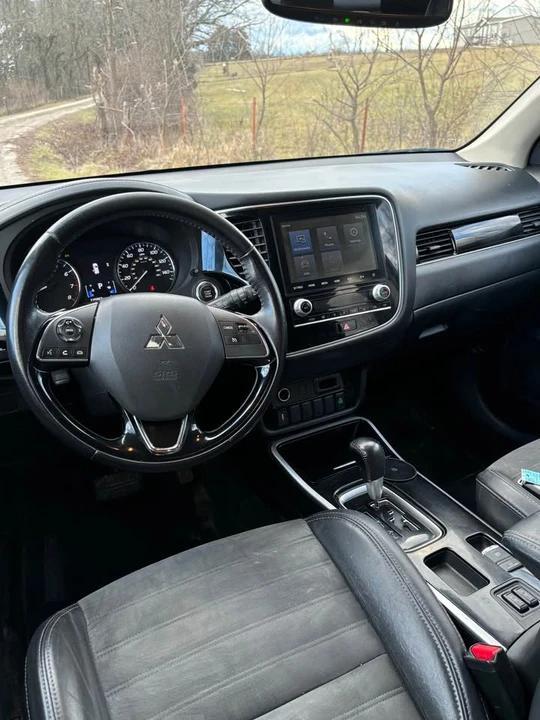 2020 Mitsubishi Outlander - Image 5 of 6