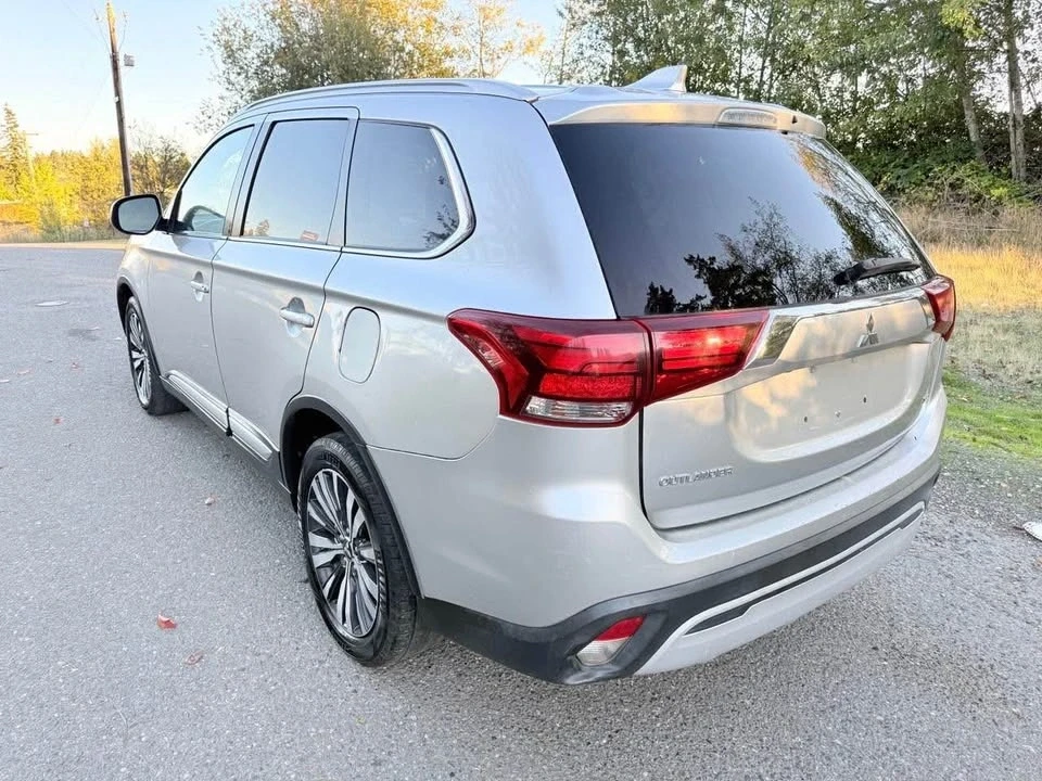 2020 Mitsubishi Outlander - Image 3 of 13