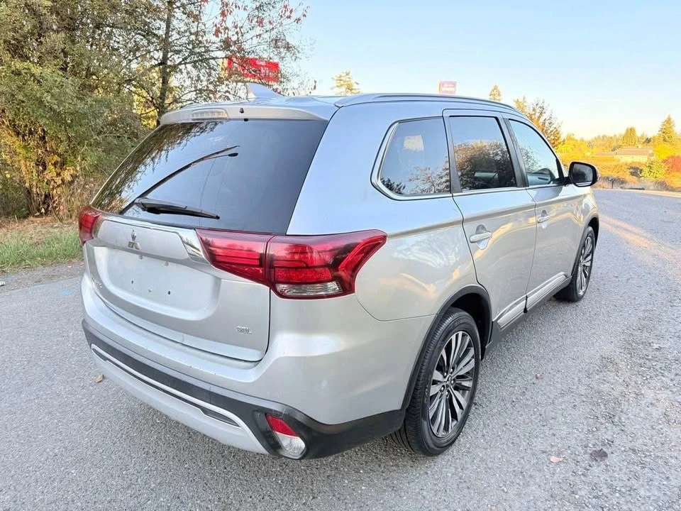 2020 Mitsubishi Outlander - Image 4 of 13