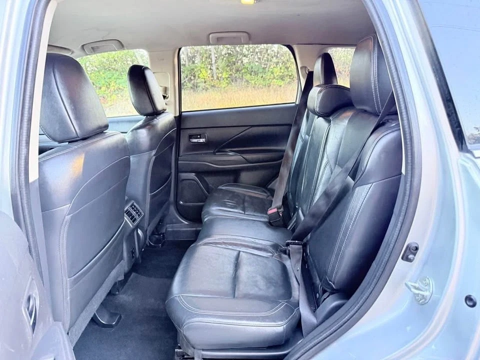 2020 Mitsubishi Outlander - Image 7 of 13