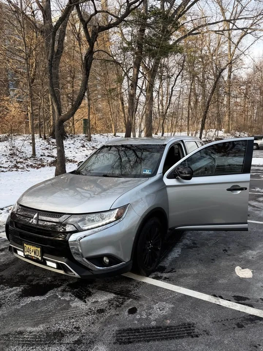 2020 Mitsubishi Outlander - Image 5 of 5