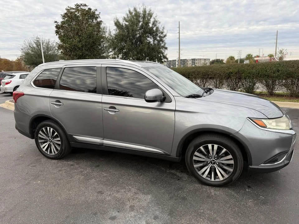 2020 Mitsubishi Outlander - Image 6 of 15