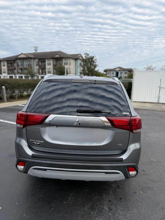2020 Mitsubishi Outlander - Image 14 of 15