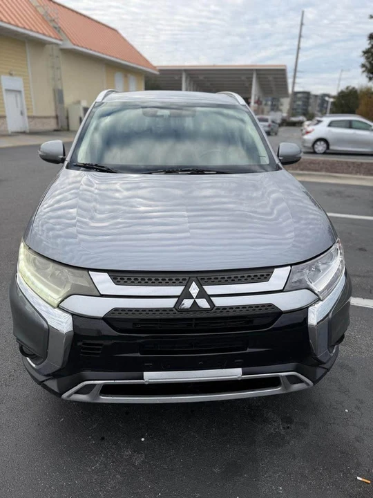 2020 Mitsubishi Outlander - Image 4 of 15