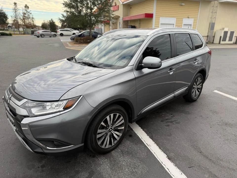 2020 Mitsubishi Outlander - Image 3 of 15