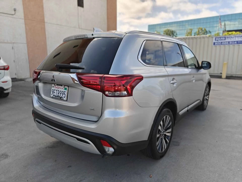 2020 Mitsubishi Outlander - Image 6 of 20