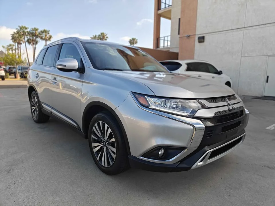 2020 Mitsubishi Outlander - Image 8 of 20