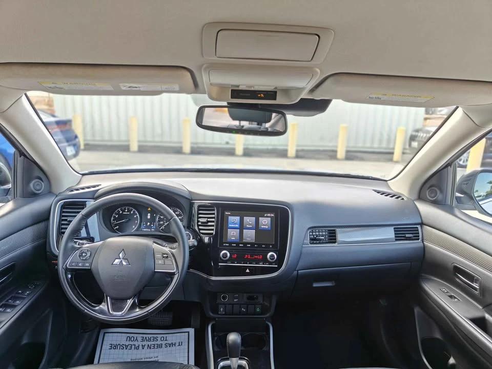 2020 Mitsubishi Outlander - Image 17 of 20