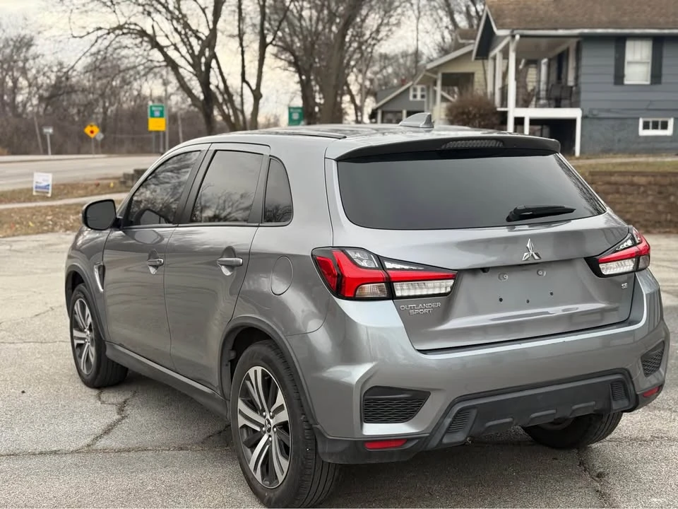 2020 Mitsubishi Outlander Sport - Image 5 of 9