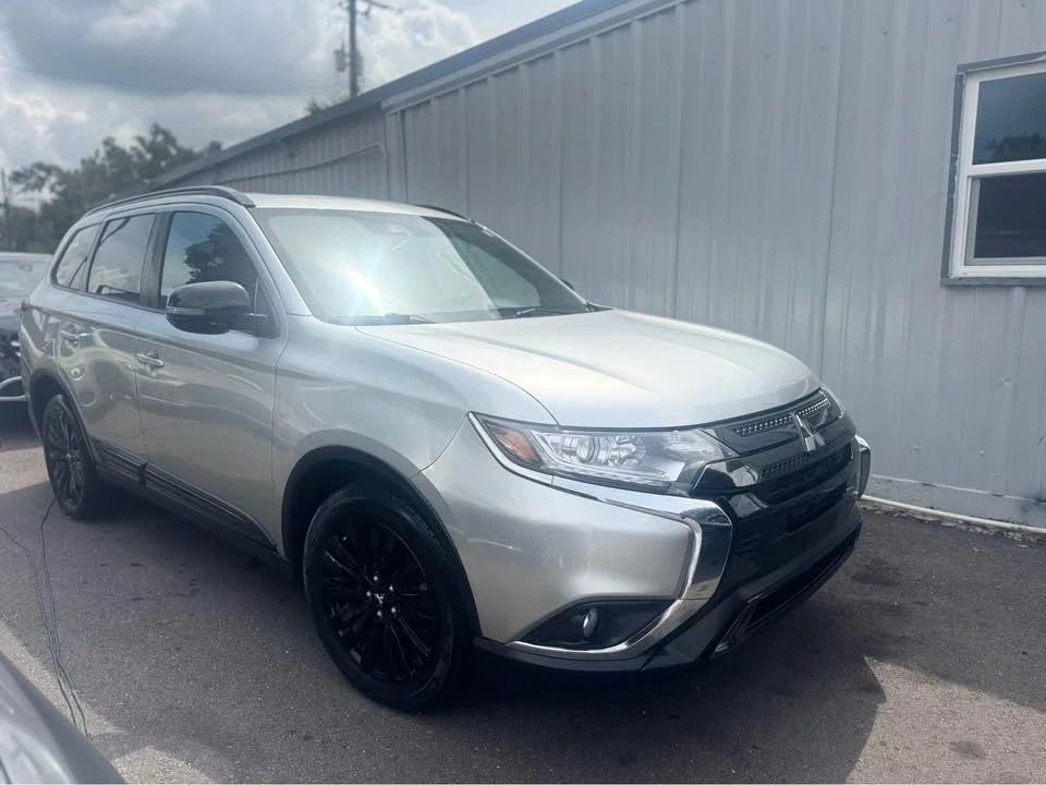 2020 Mitsubishi Outlander - Image 4 of 4