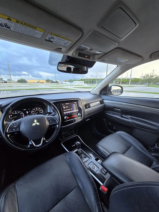 2020 Mitsubishi Outlander - Image 11 of 20
