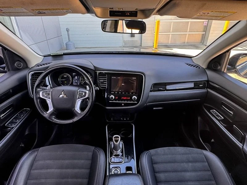 2020 Mitsubishi Outlander - Image 11 of 20