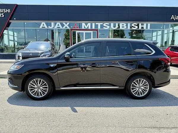 2020 Mitsubishi Outlander - Image 2 of 16