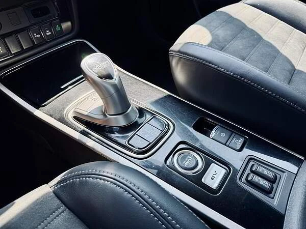 2020 Mitsubishi Outlander - Image 13 of 16