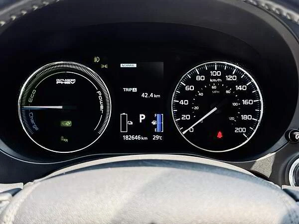 2020 Mitsubishi Outlander - Image 11 of 16