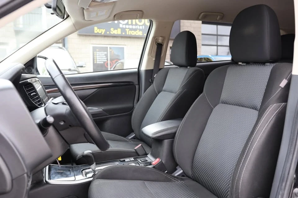 2020 Mitsubishi Outlander - Image 14 of 20