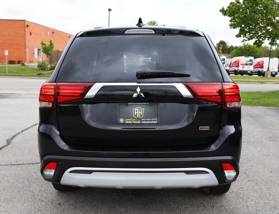 2020 Mitsubishi Outlander - Image 5 of 20