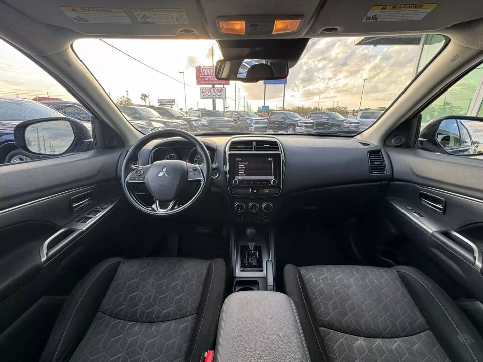 2020 Mitsubishi Outlander - Image 17 of 20