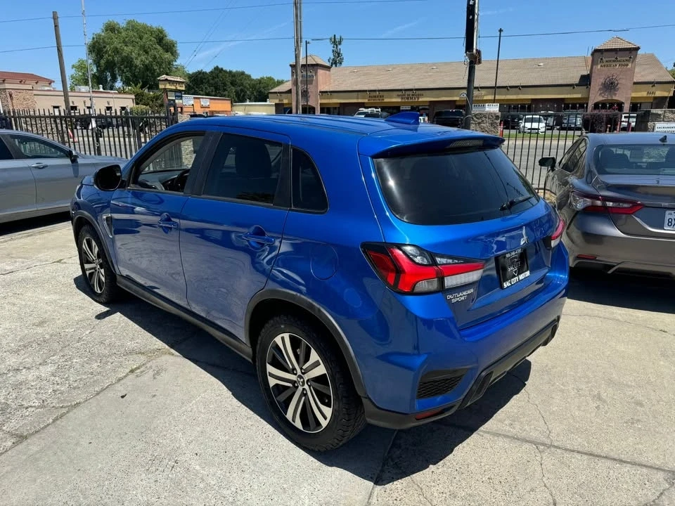 2020 Mitsubishi Outlander - Image 8 of 19