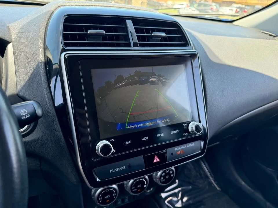 2020 Mitsubishi Outlander - Image 18 of 19