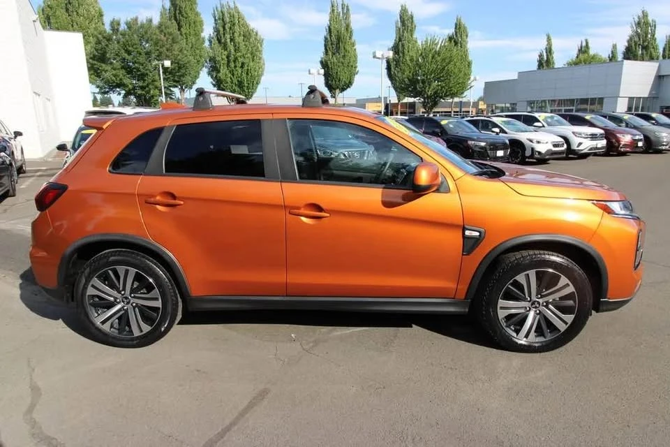 2020 Mitsubishi Outlander - Image 6 of 15