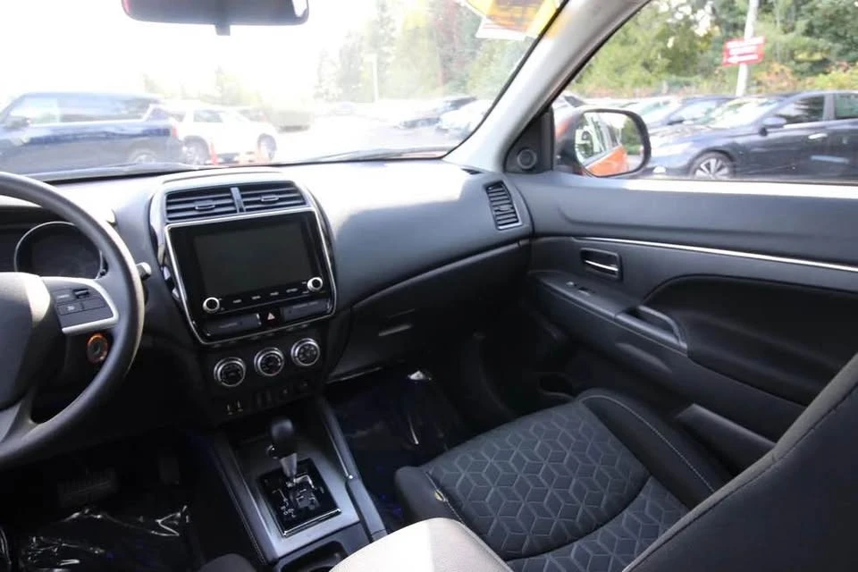 2020 Mitsubishi Outlander - Image 11 of 15