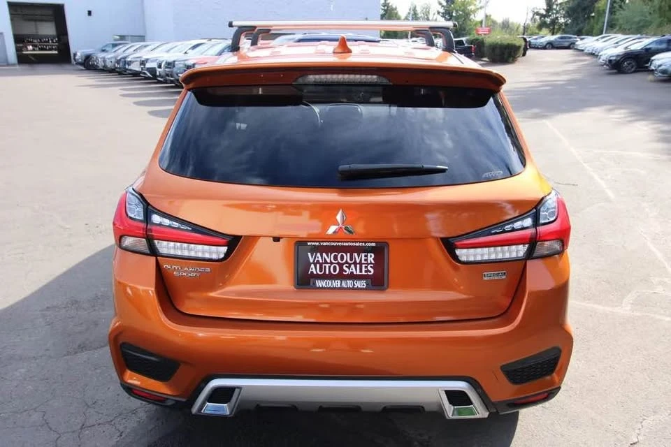 2020 Mitsubishi Outlander - Image 4 of 15