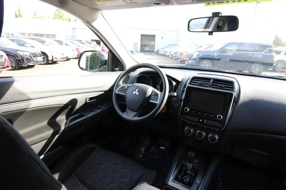 2020 Mitsubishi Outlander - Image 10 of 15