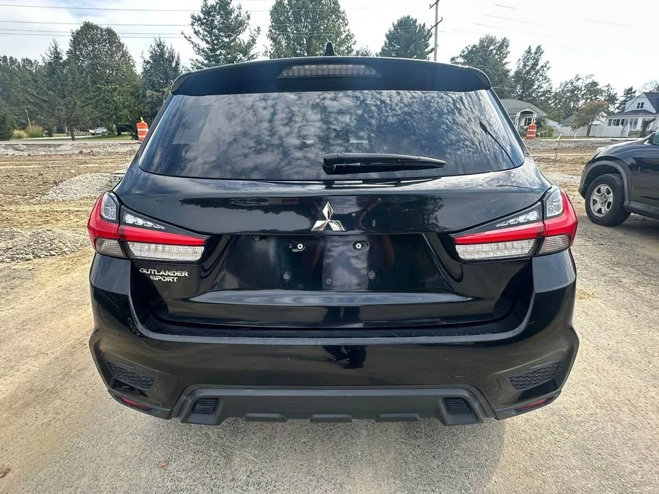 2020 Mitsubishi Outlander - Image 8 of 12