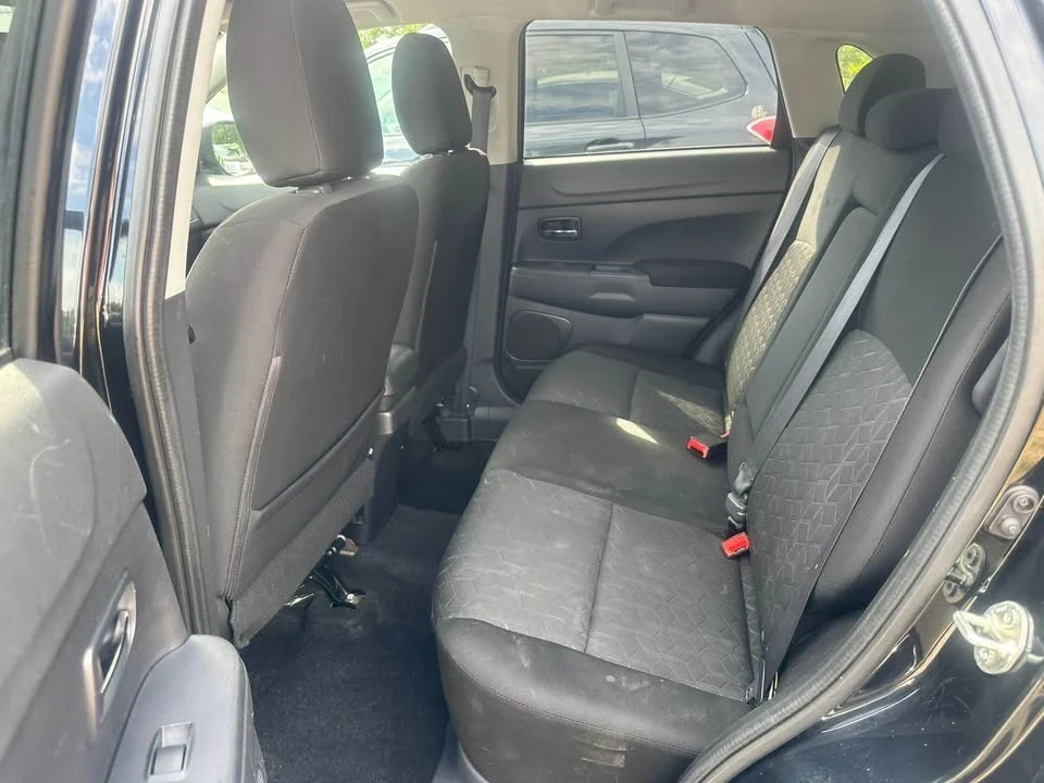 2020 Mitsubishi Outlander - Image 11 of 12