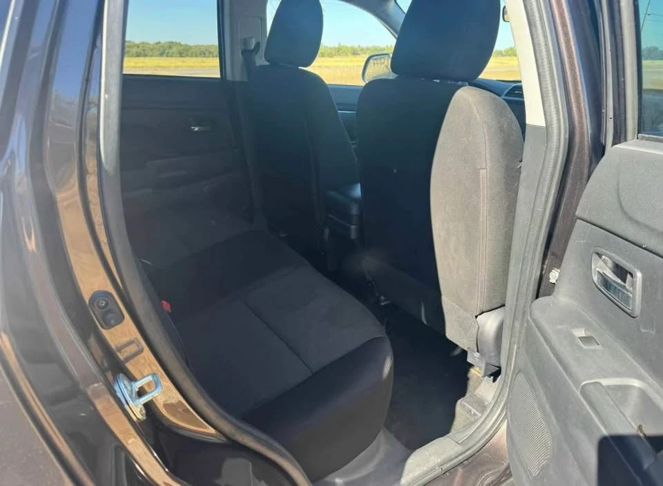 2020 Mitsubishi Outlander - Image 7 of 9