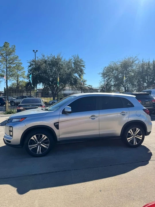 2020 Mitsubishi Outlander - Image 8 of 10