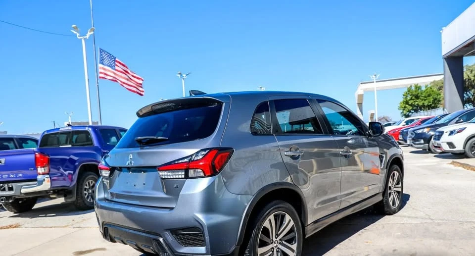 2020 Mitsubishi Outlander - Image 4 of 6