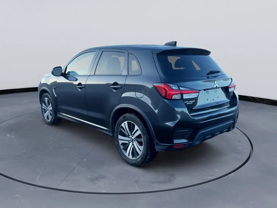 2020 Mitsubishi Outlander - Image 6 of 10