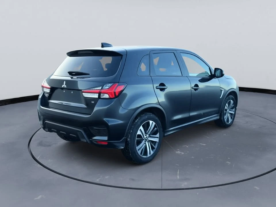 2020 Mitsubishi Outlander - Image 2 of 10