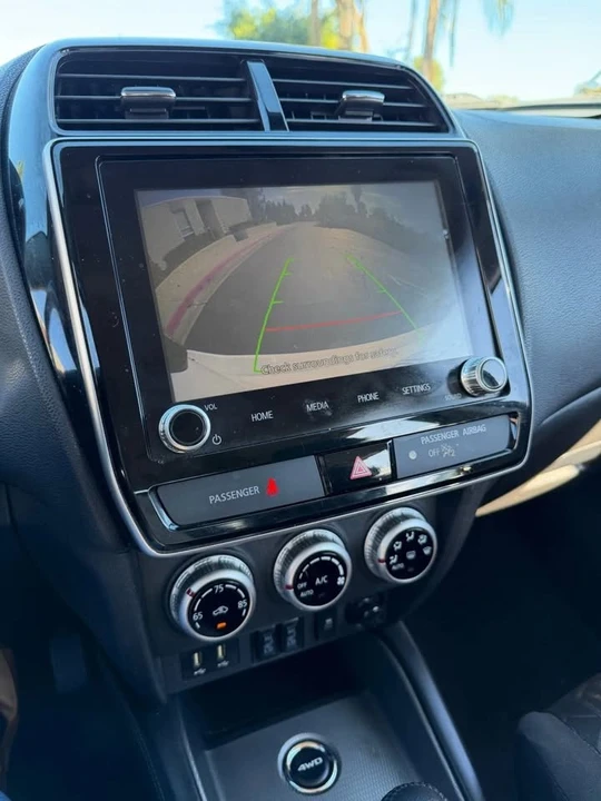 2020 Mitsubishi Outlander - Image 10 of 14