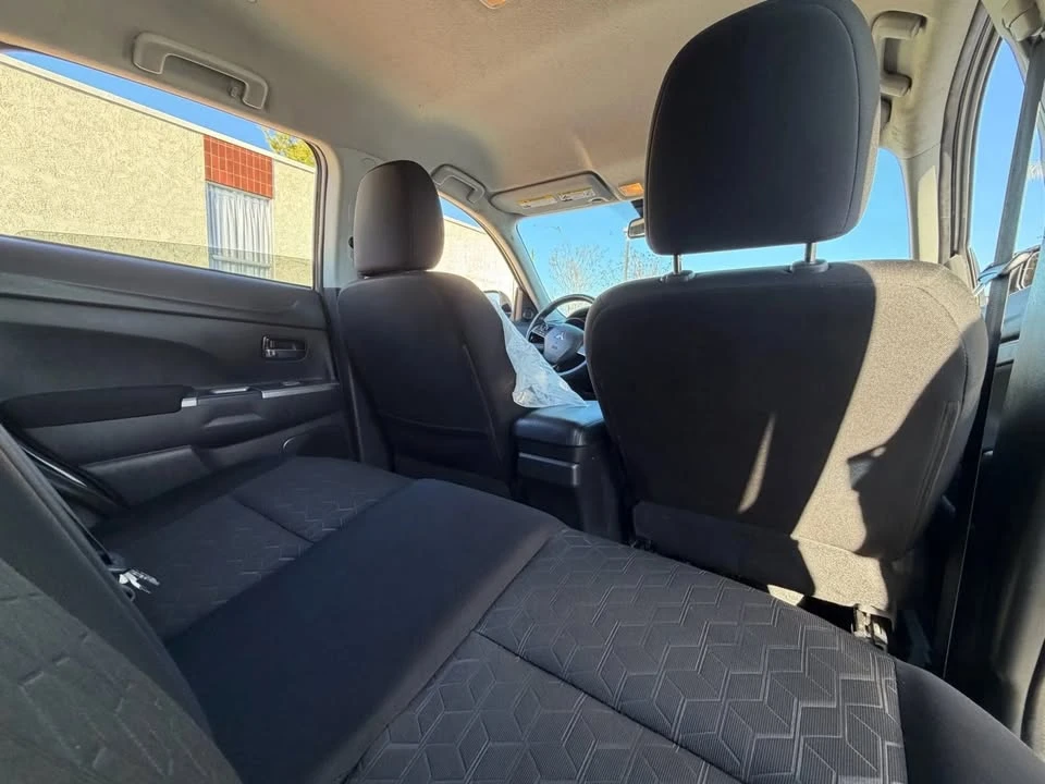 2020 Mitsubishi Outlander - Image 7 of 14