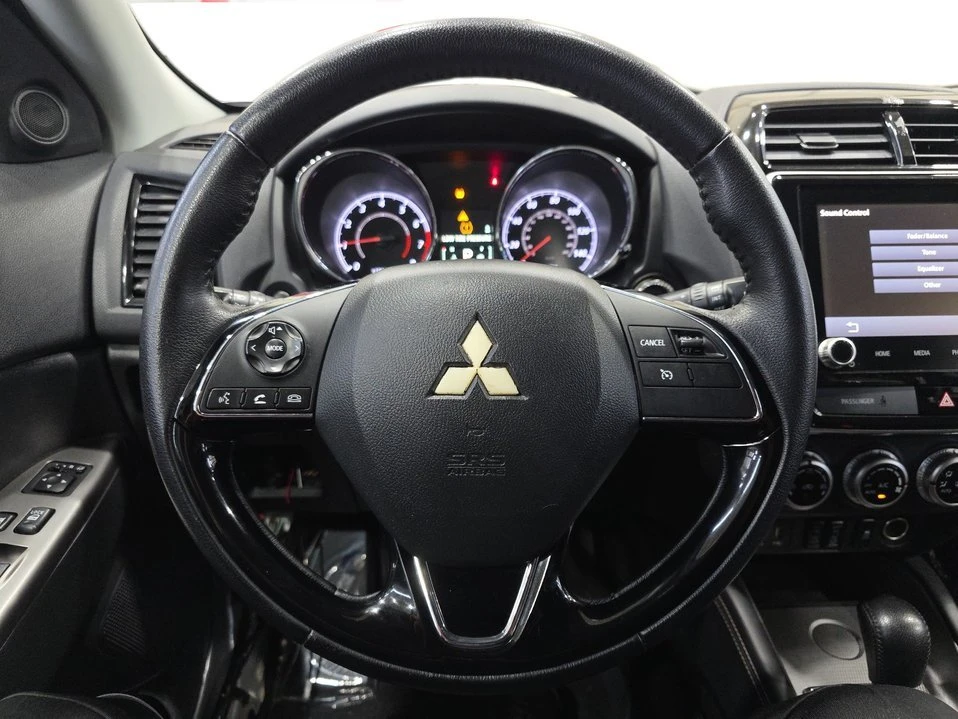 2020 Mitsubishi Outlander - Image 15 of 19
