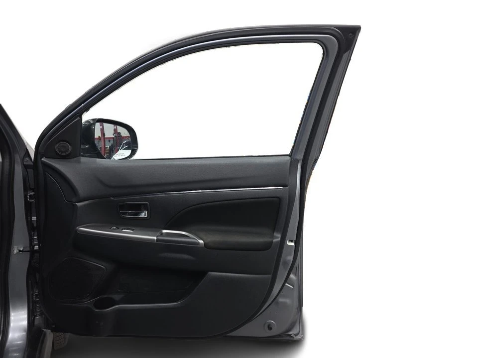 2020 Mitsubishi Outlander - Image 19 of 19