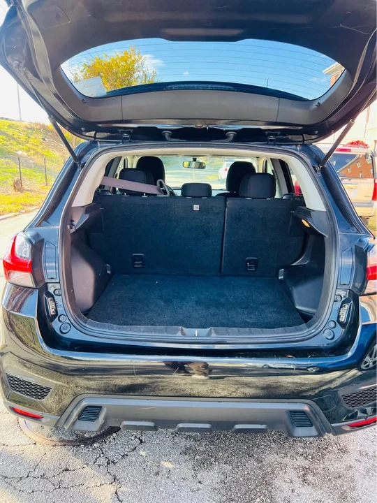 2020 Mitsubishi Outlander - Image 9 of 14
