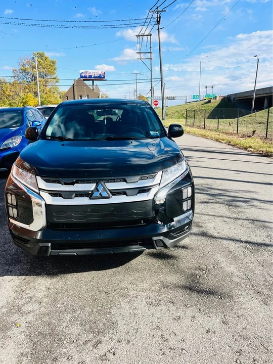 2020 Mitsubishi Outlander - Image 3 of 14