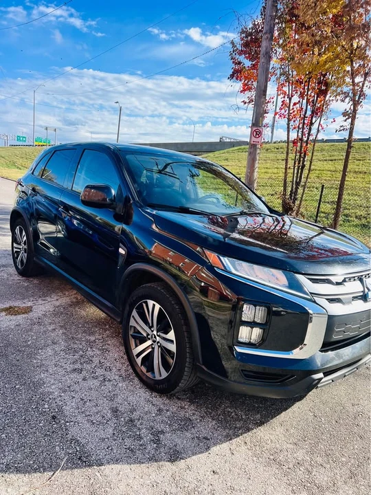 2020 Mitsubishi Outlander - Image 2 of 14