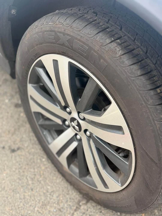2020 Mitsubishi Outlander - Image 8 of 10