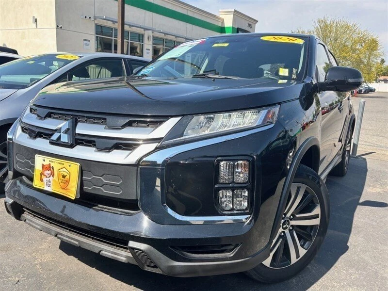 2020 Mitsubishi Outlander - Image 2 of 20