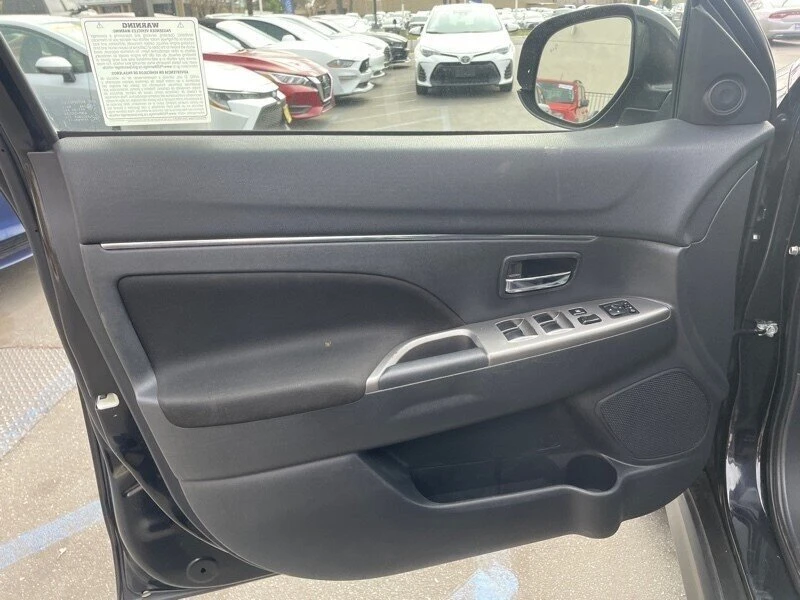2020 Mitsubishi Outlander - Image 12 of 20