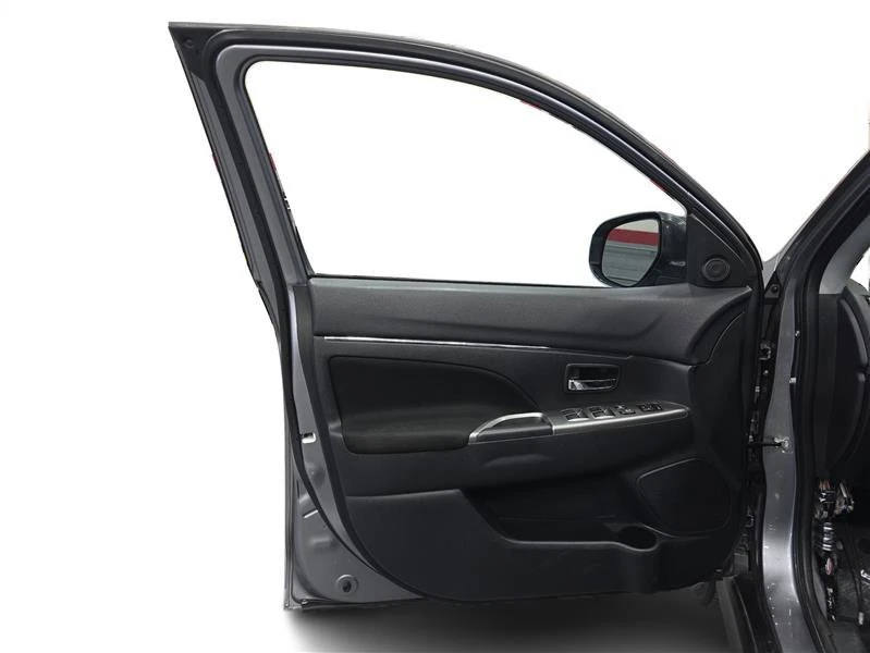 2020 Mitsubishi Outlander - Image 5 of 14